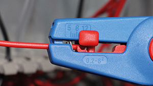Adjustable Length-Stop for Easy, Accurate Conductor Exposure.